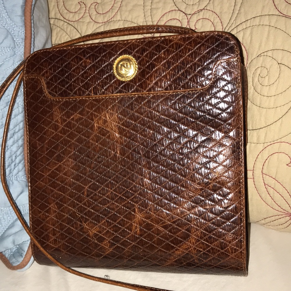 ✨VTG ALBERT NIPON EMBOSSED LEATHER BAG EUC